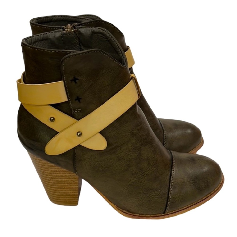Mi.iM Brown ankle boots, size 8.​​